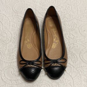 Mootsies Tootsies Size 9M Two-Tone Ballet Flats in Black & Tan